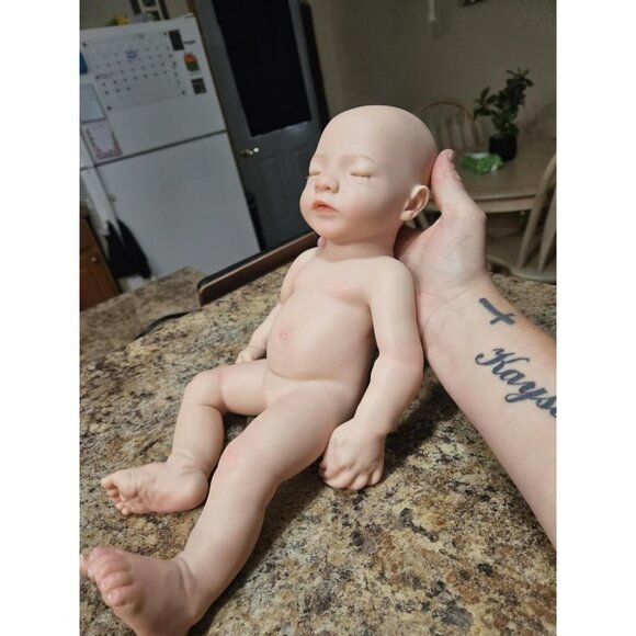 🆕16 Inch Full Platinum Silicone 4 Lb Sleeping Baby Girl Real Life Baby Doll - Picture 3 of 14